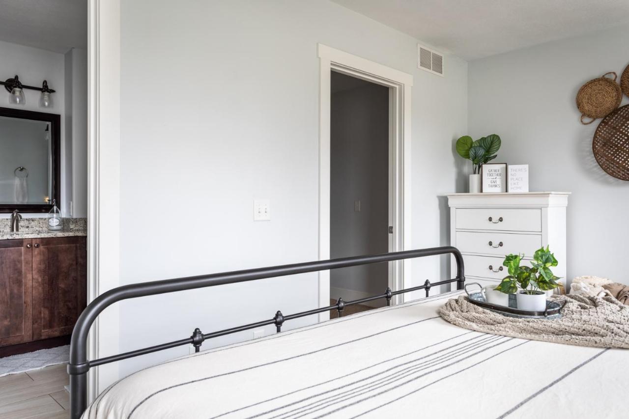 טראוורס סיטי “Hygge” 3Bdr Townhouse, Close To Beach, Park & Wineries! מראה חיצוני תמונה